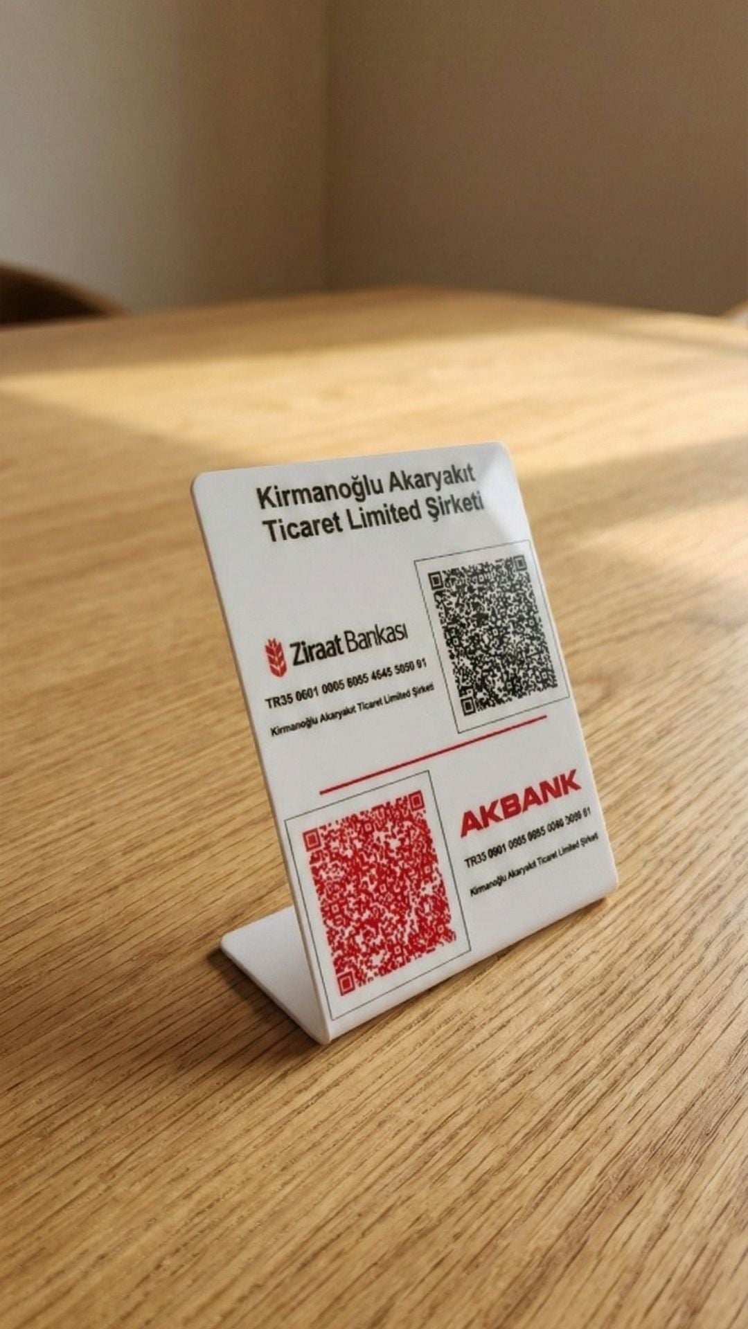 İşletmelere Özel Logolu ve Çift Banka QR Kodlu Akrilik Masaüstü Ödeme Standı (İBAN Panosu)