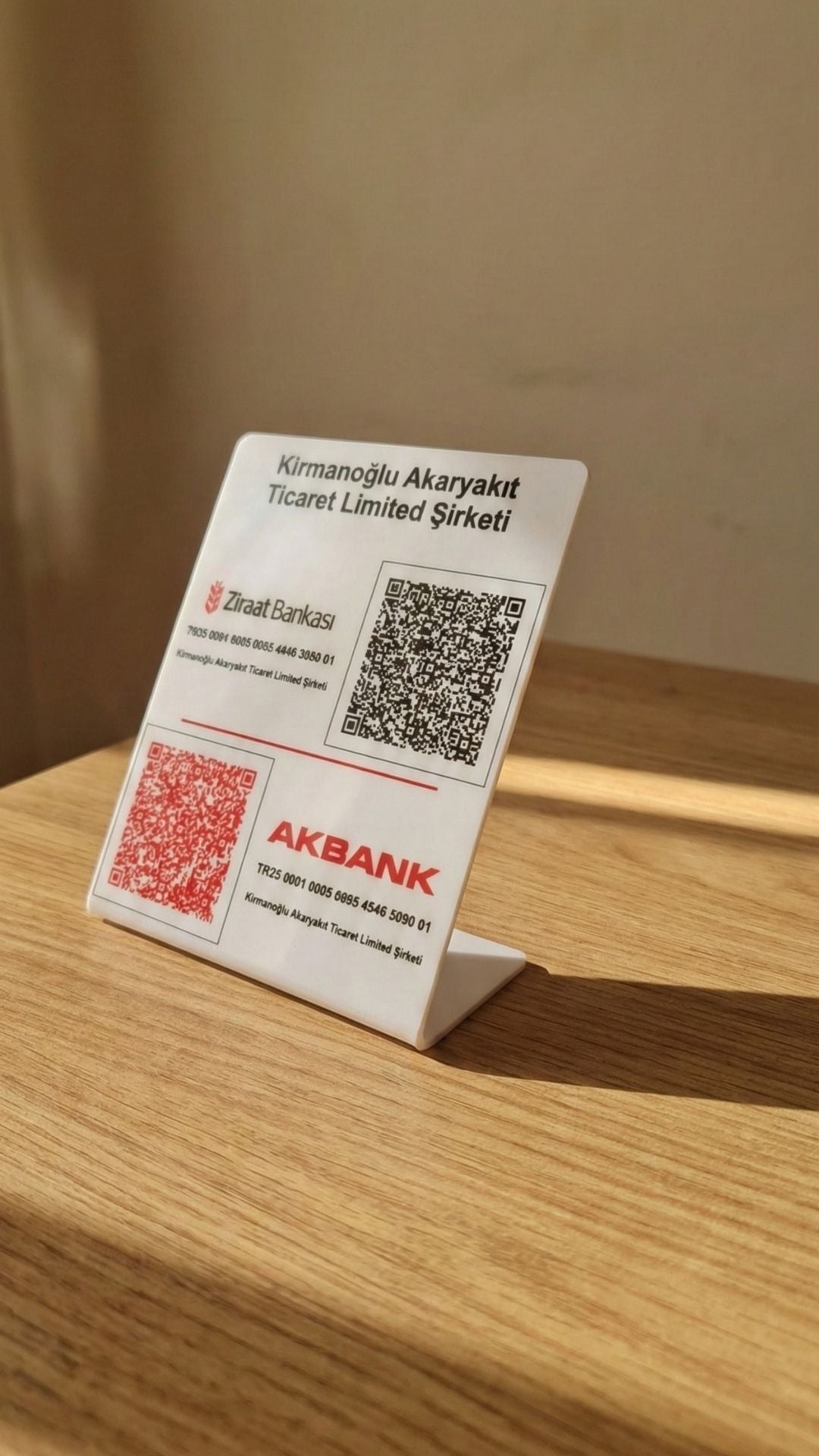 İşletmelere Özel Logolu ve Çift Banka QR Kodlu Akrilik Masaüstü Ödeme Standı (İBAN Panosu)