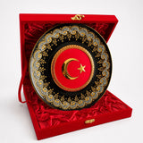 Ay Yıldızlı Porselen Dekoratif Tabak – Kırmızı Kadife Kutulu Hediyelik 25 cm