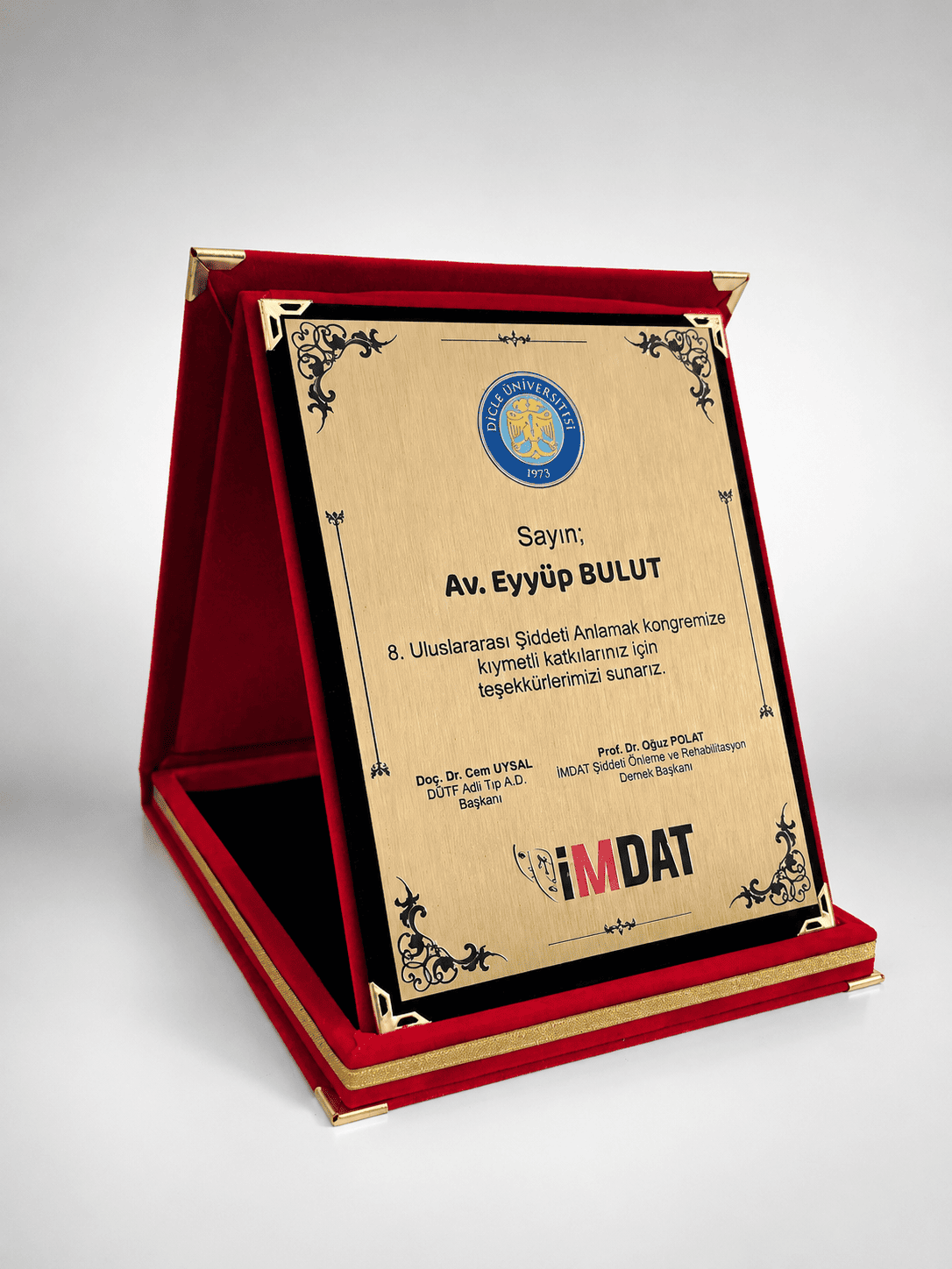 Kırmızı Kadife Kutulu Altın Metal Plakalı Lüks Plaket - Büyük Boy 15x20 cm