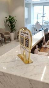 Diş Hekimlerine Özel Tasarım Gold Detaylı Diş Formunda Masaüstü QR Stand