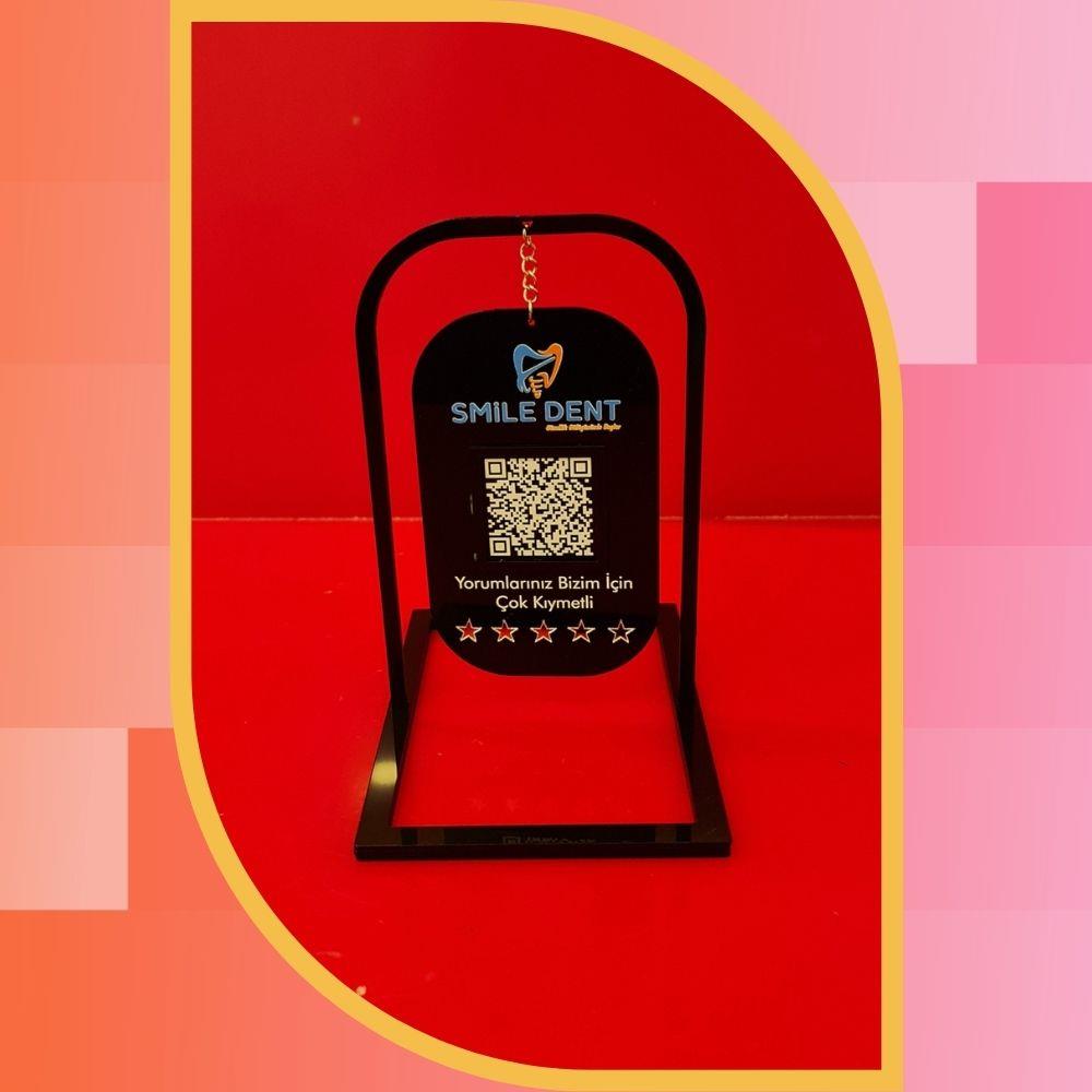Askılı Pleksi Masaüstü QR Kod ve Google Yorum Standı - Sallanır Tasarım