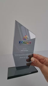 Keskin Geometrik Kesim Kristal Plaket Model 233